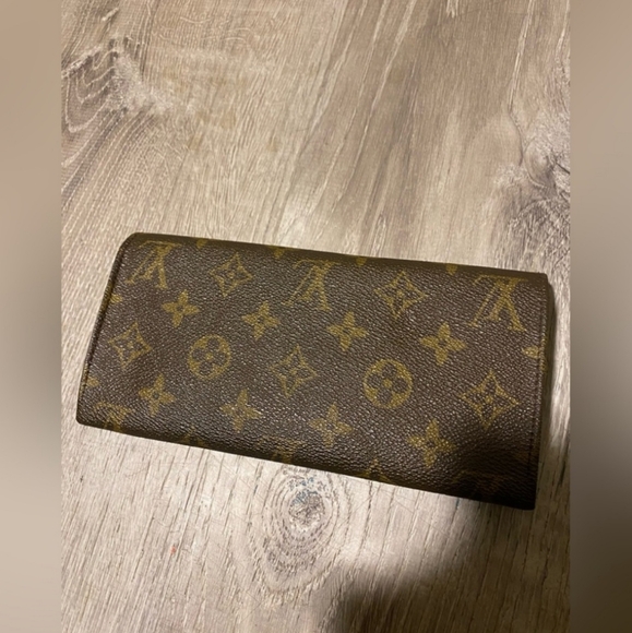Louis Vuitton wallet. - Picture 4 of 8